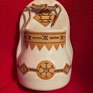Handmade Southwestern Ceramic Wall Pocket in Cream and Tan Stan Siek Arizona